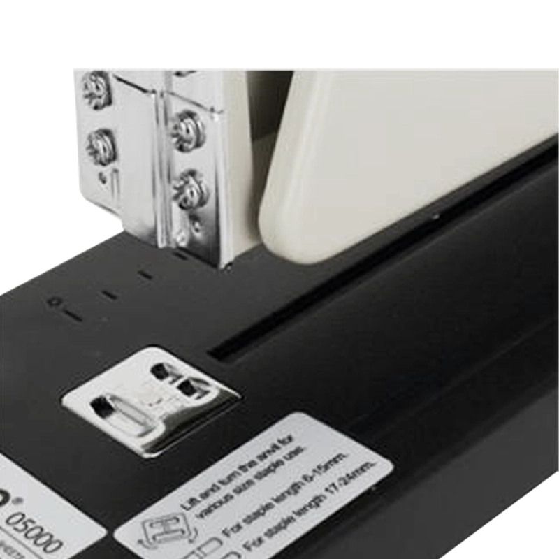 نمای نزدیک ماشین دوخت وسط زن دستی KW-TRIO 5000